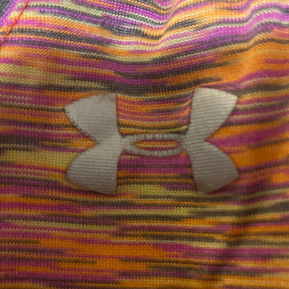 6 Under Armour Women’s Short Sleeve Tees - Black, Pink, Gray, and Maroon S M - Picture 2 of 13